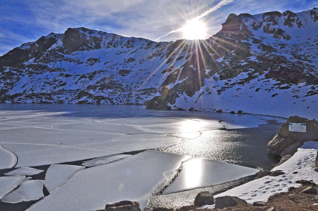 Nestled at 2090 m in the Massif of Monte Renoso, Lac de Bastani stays frozen 7 months a year.