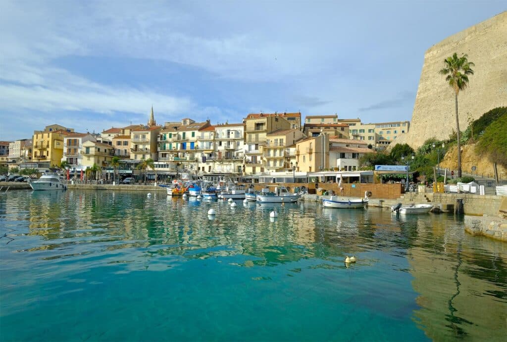 Quai Landry, the chic Calvi waterfront is home to ritzy cafés, bars, and restaurants.