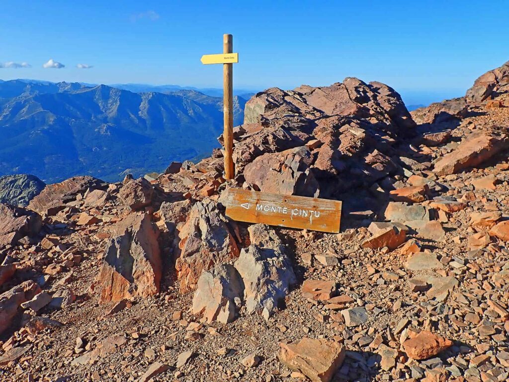 Corsica’s most iconic ascent of its highest mountain, Monte Cinto, starts at the Asco-Stagnu car park.