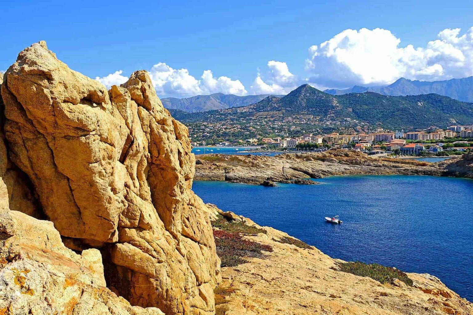9 BEST DAY TRIPS FROM CALVI – PLAN YOUR CORSICAN GETAWAY