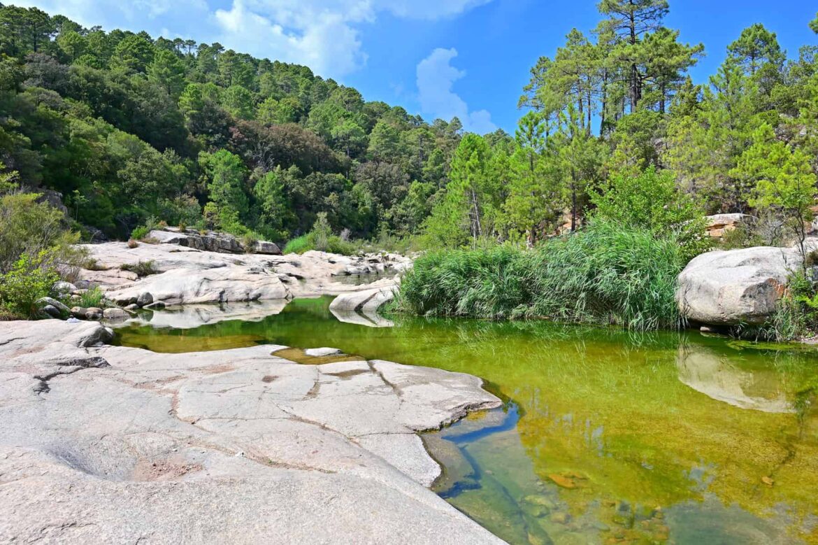 CAVU NATURAL SWIMMING POOLS A HIDDEN PARADISE IN CORSICA cavu-natural-swimming-pools-a-hidden-paradise-in-corsica