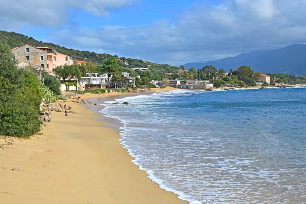 Enthusiasts of long sunset strolls, romantic waterfront meals and a relaxed atmosphere often choose Porto Pollo as their Corsican retreat.