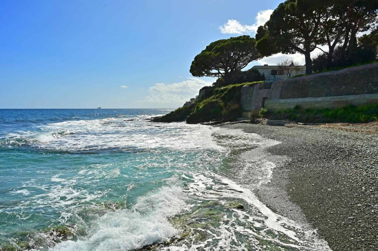 TOP 9 BASTIA BEACHES FOR A PERFECT DAY IN THE SUN