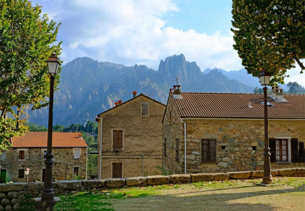 The Défilé de l’Inzecca scenic drive promises an unforgettable adventure in Corsica's sublime mountain scenery.