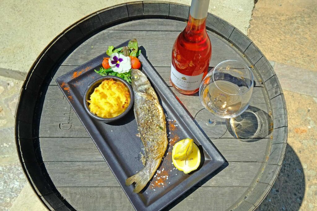 The Fiera di u Vinu festival offers an opportunity to taste the superb Corsican wines and try local specialities.