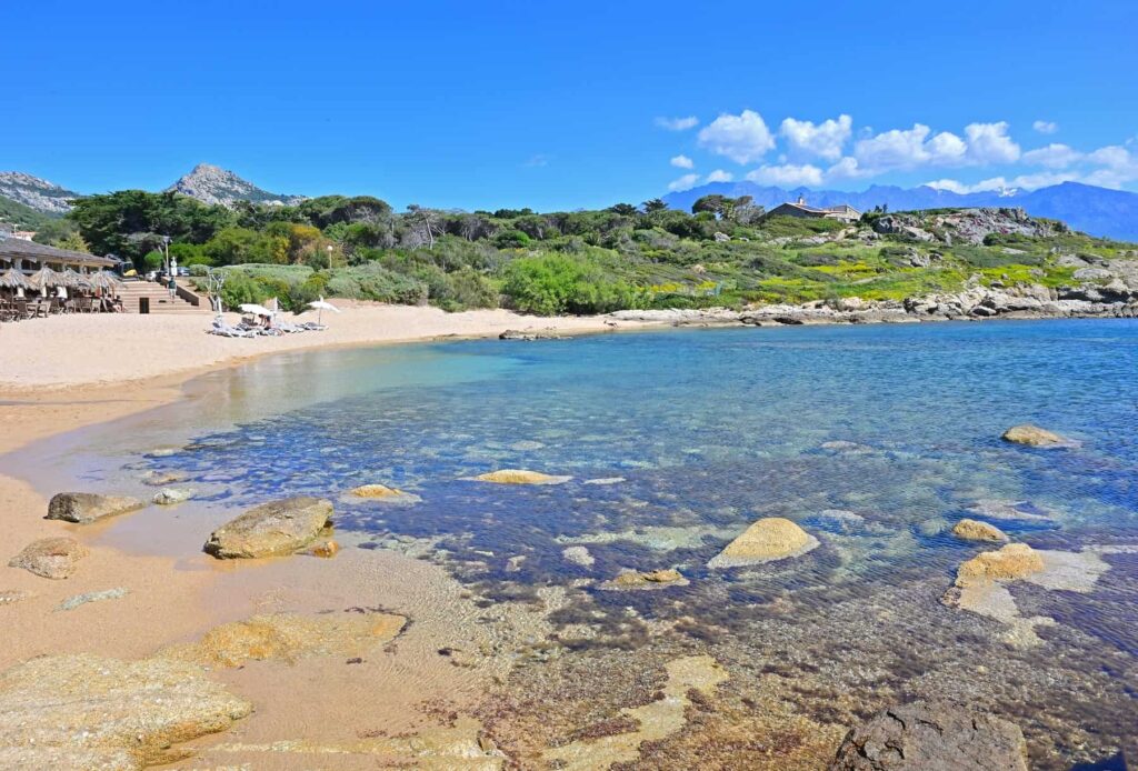 Plage de Arinella is home to a popular restaurant where you can sample fresh Mediterranean cuisine.