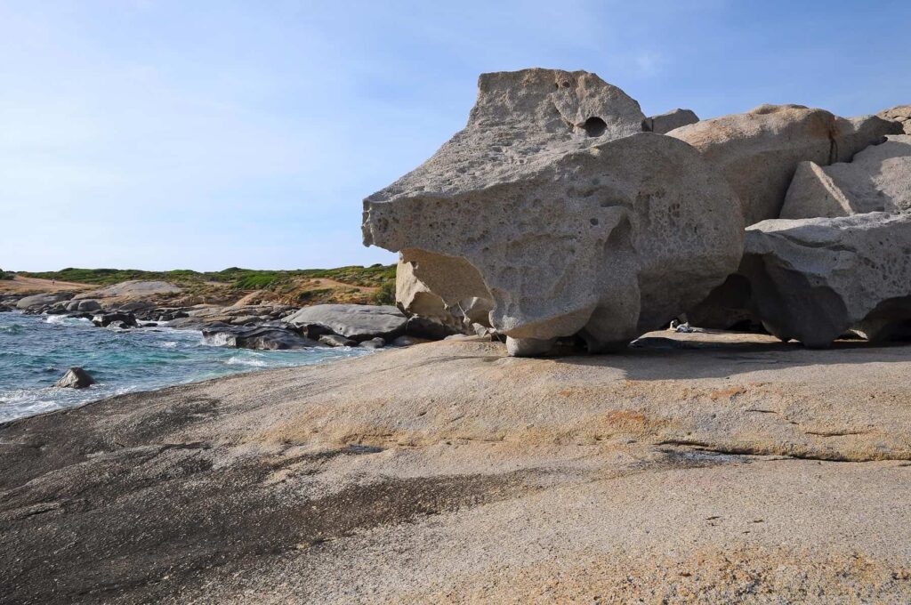 Punta Spano is a great place for snorkelling, intimate waterfront picnics, and bouldering.