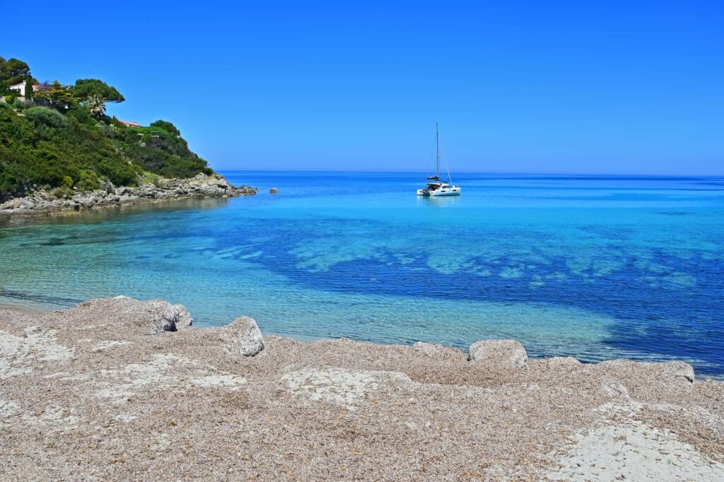 Plage de Marine de Davia is a secluded Mediterranean retreat with clear blue waters and pristine shores.