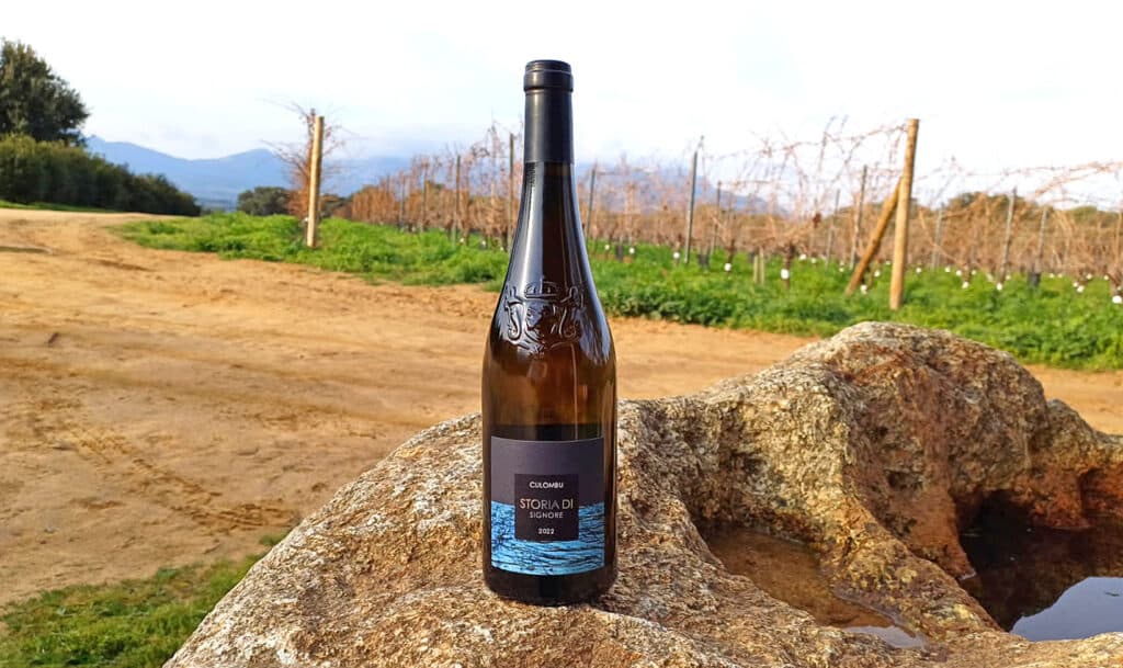 Storia di Signore, crafted by Clos Culombu in the Balagne region, charms with yellow fruit notes and silky texture.