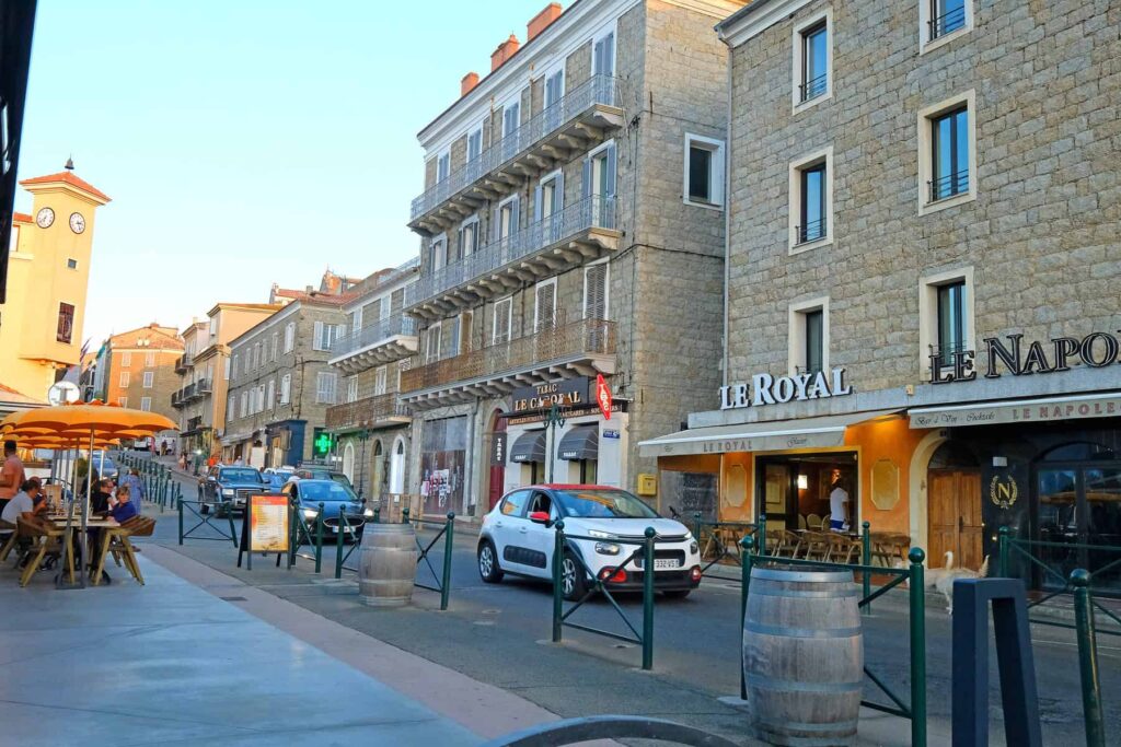 With numerous restaurants serving fresh seafood, Propriano offers a great dining spot for each day of the week.