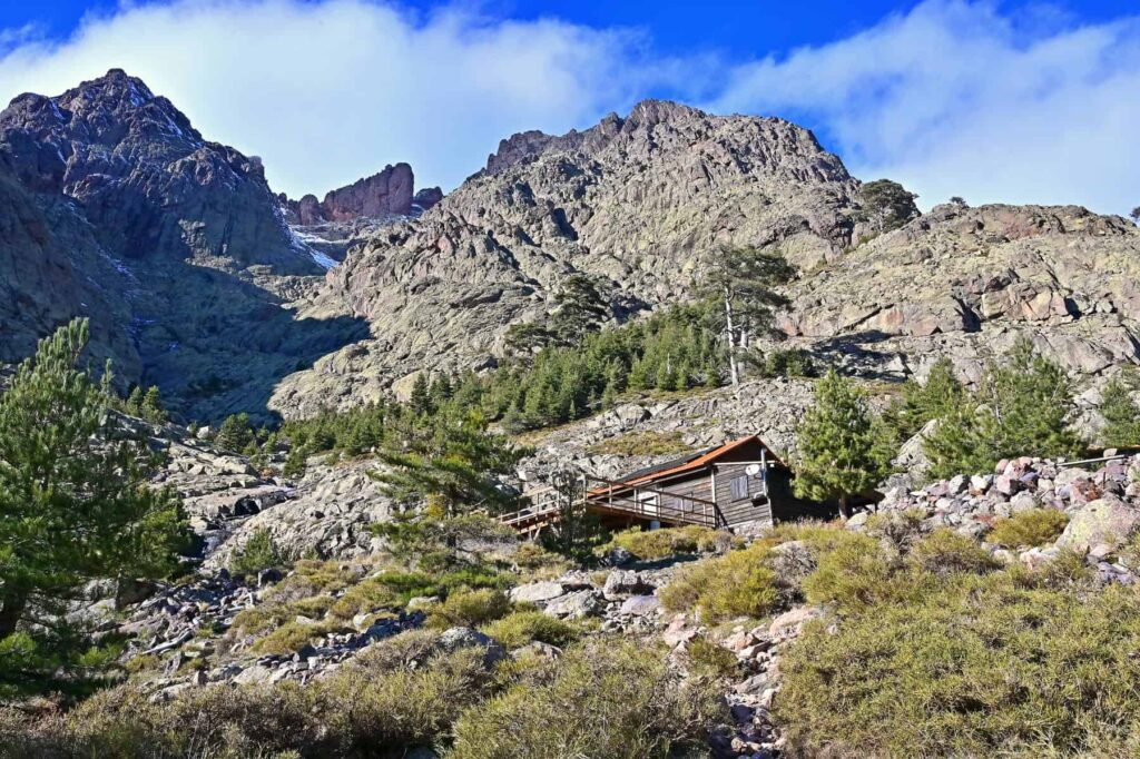 The Bergerie de Ballone trail leads to a wild high-mountain spot where nature prevails, free of crowds and noise.